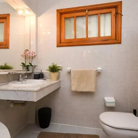 Apartament Lovely Large 1 Bed In South Tenerife Views Wifi *