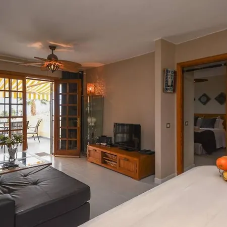 Lovely Large 1 Bed In South Tenerife Views Wifi Apartament *