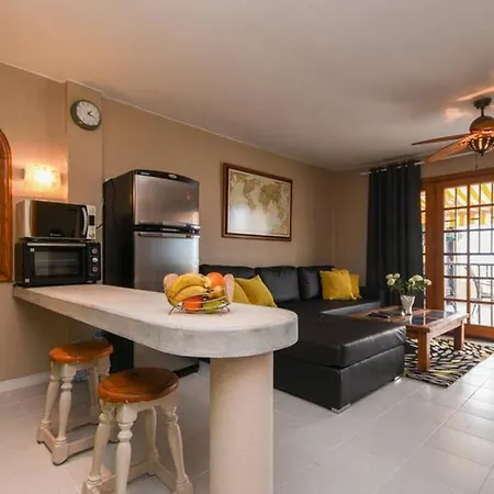 Lovely Large 1 Bed In South Tenerife Views Wifi Apartament