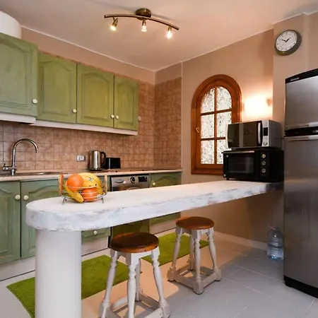 Lovely Large 1 Bed In South Tenerife Views Wifi Apartament
